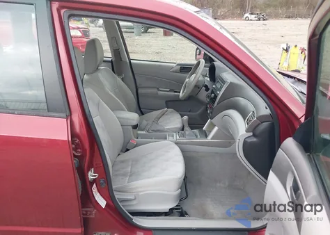 2010 Subaru Forester 2.5X z USA, uszkodzony, nr VIN JF2SH6AC6AG719079